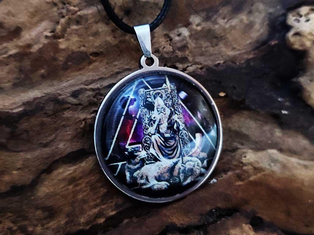 Amulett Odin auf Thron Edelstahl